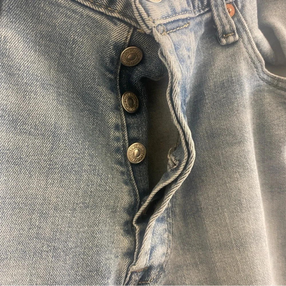 Levi's 501 Light Wash Button Fly Denim Light Wash‎ Jeans Sz 34 x 32